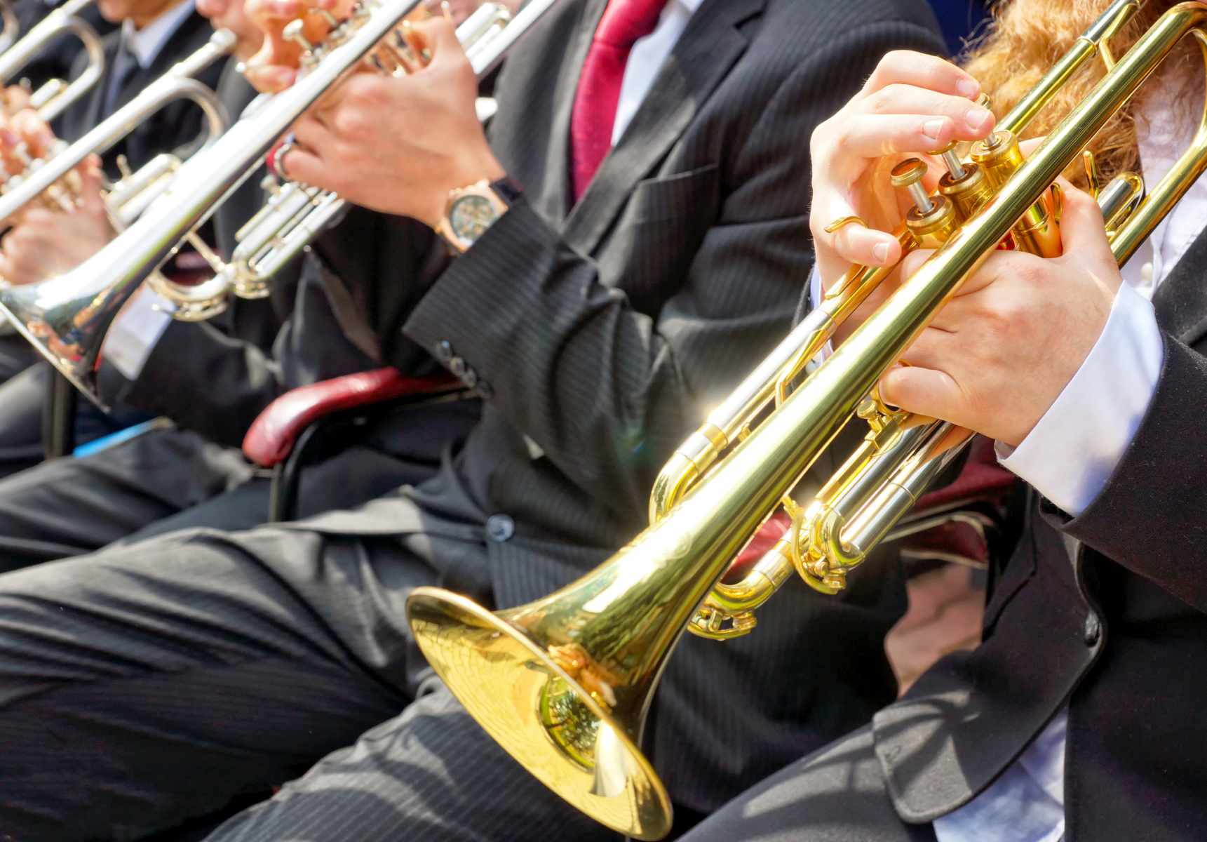 musicians play wind instruments